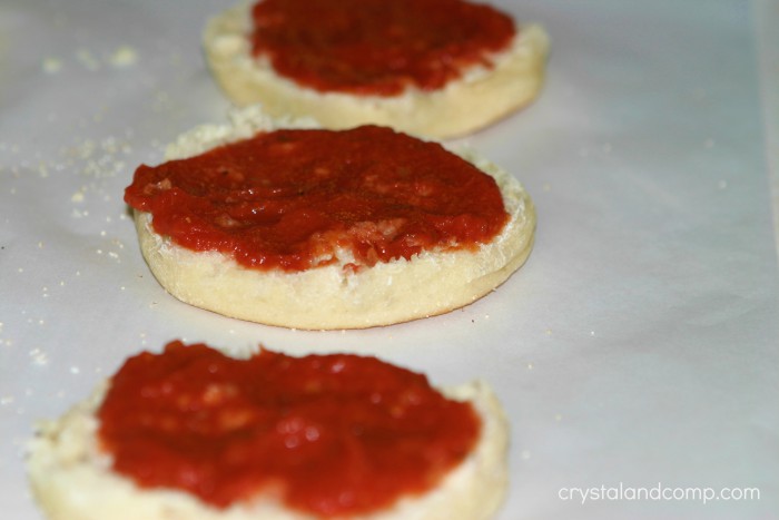 How To Make English Muffin Pizzas